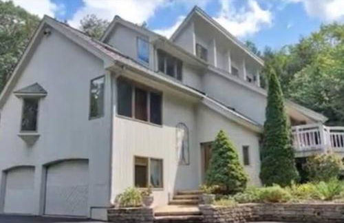 NatureGlow Residence Stylish Contemporary Home - Foto 29