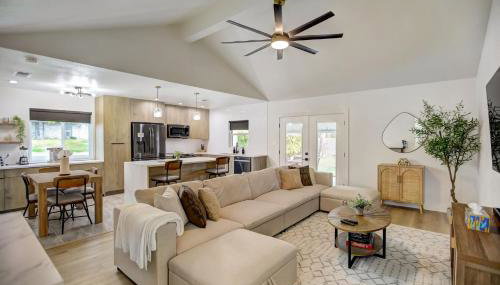 Custom Designer Home. Sleeps 9. Close to domain Q2 - Foto 2