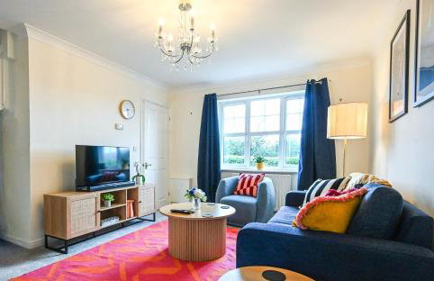 Bright 3BR House Ideal for Families & Groups - Foto 1