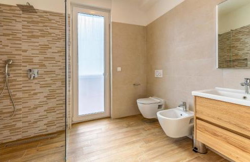 Beautiful Home In Porec With Kitchen - Foto 48