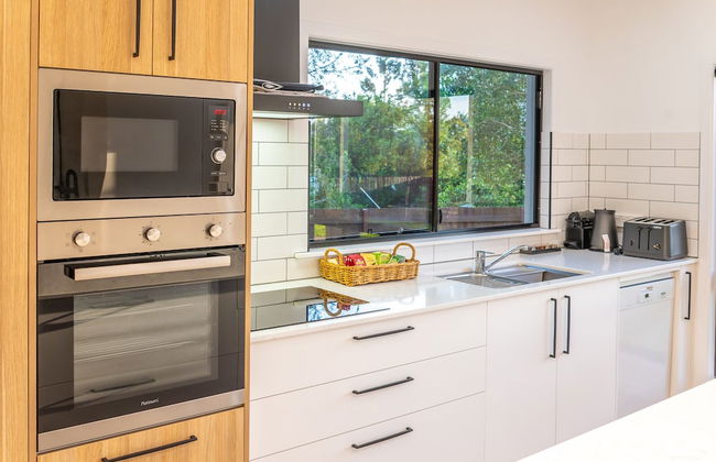 Birds 'n' Bloom Cottages - Photo 18