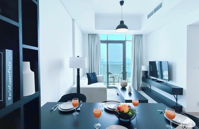 Cozy 1BR With Balcony & Views in Azizi Fawad - Photo 3