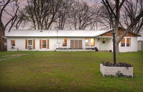 Waterfront Pickleball Court Wurstfest Stay - Foto 7