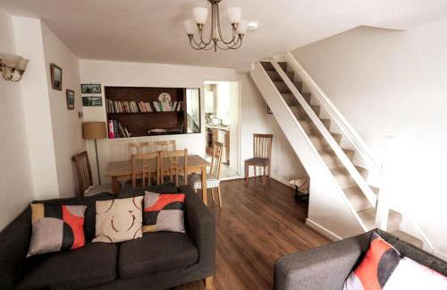 Welsh holiday home sleeps 5 close to beaches & mountains - Photo 1