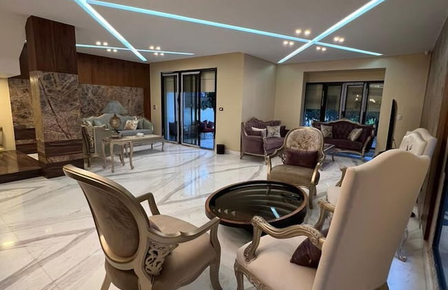 Villa In Beverly Hills With Garden - Photo 6