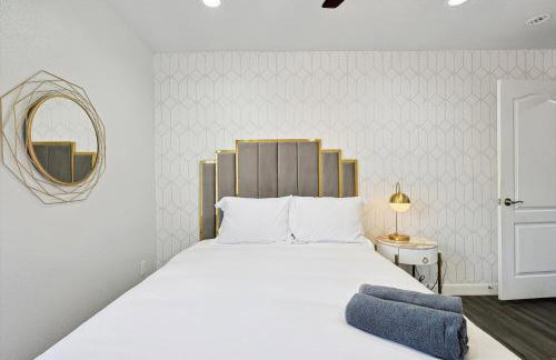 5BR Holiday Getaway in DeSoto with Pool, Hot Tub & Cinema - Foto 34