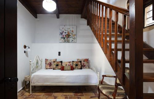 Captain's Hyatt - Photo 19