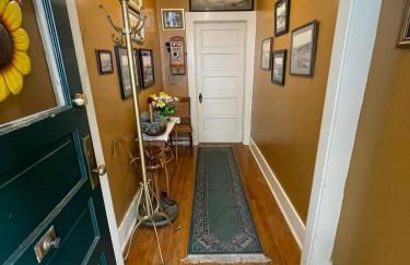 Historic Victorian Apartment - Foto 18