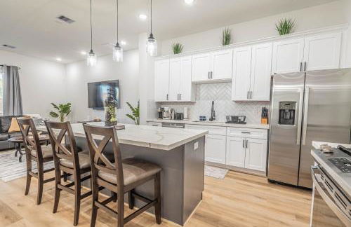 Luxury Haven near Dwtn, Med CTR, with Fast Free WiFi, Parking - Foto 10