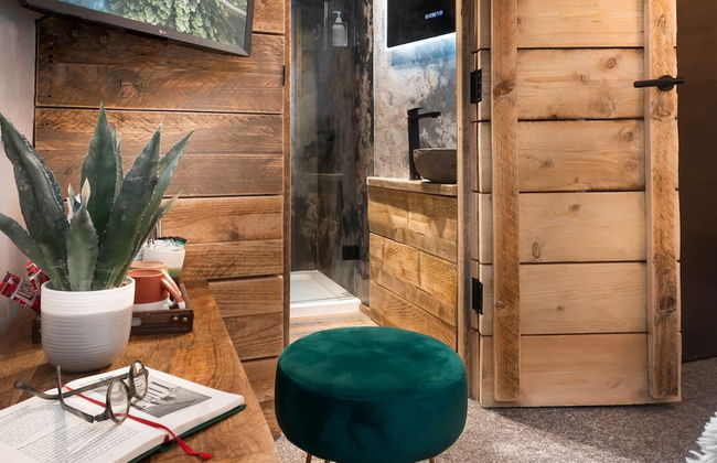 Windermere Central Hotel - Room 4 - Photo 9