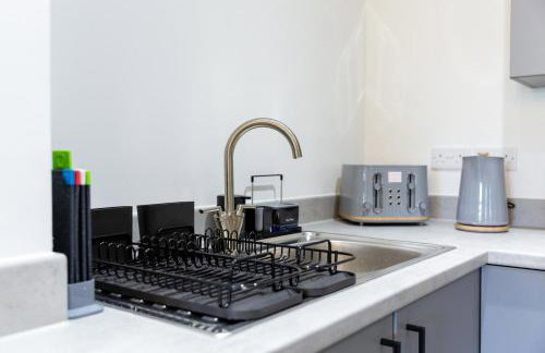 #57 Central Taunton 2BR APT - Sleeps 6 - 5 mins to Taunton Player Ready 2 - "Perfect For Contractors and Families - Free Parking" - Foto 41