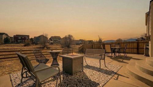 Silver Outpost Near Peterson SFB & Game Lounge - Foto 4