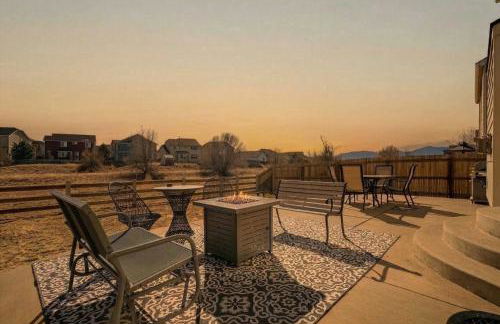 Silver Outpost Near Peterson SFB & Game Lounge - Foto 4