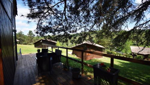 Petit chalet au Lac de Goulens avec piscine commune - 2 adultes et 1 enfant - Foto 4, Garden, Garden view