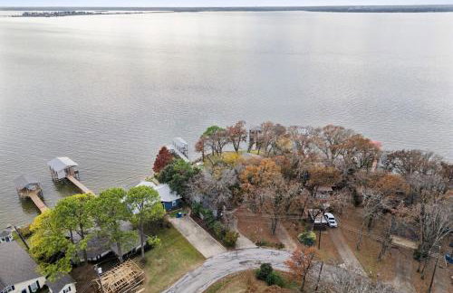 Lone Star Lake Cottage-NEW Trex Deck, boat dock - Foto 3