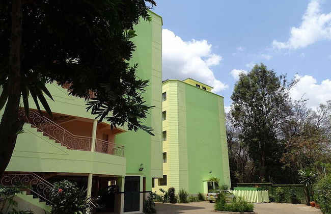 Pinnacle Court Apartments - Photo 1