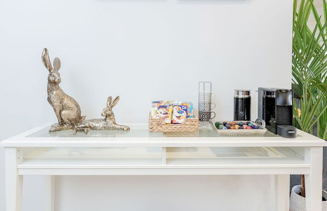 Spacious Apartment In The Heart Of Windsor - Photo 9