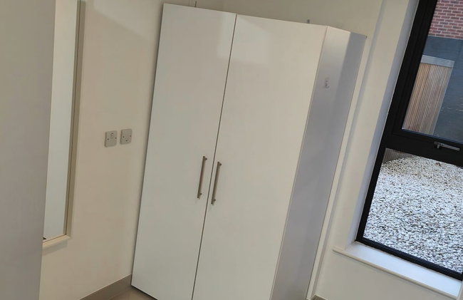 Luxurious 3 bed Ensuites & kitchenettes Nr LGI Hospital & Uni - Free 5G WIFI & Netflix Short Stays - Contractors Free Parking - Foto 50