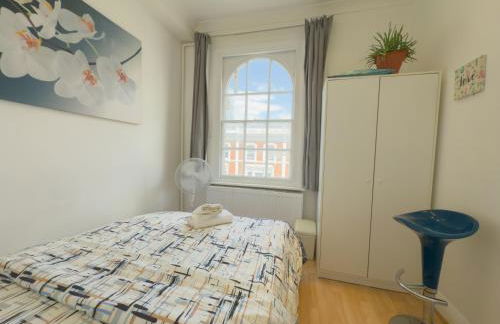 Modern 2-Bed Apartment Paddington Stay Sleeps 5 - Foto 4