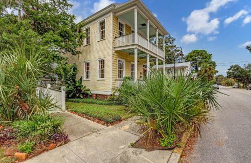 Gallery 1897 - Photo 36