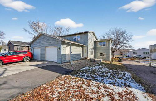 Lux Home, Minutes to Sanford Medical Center & Zoo - Foto 15