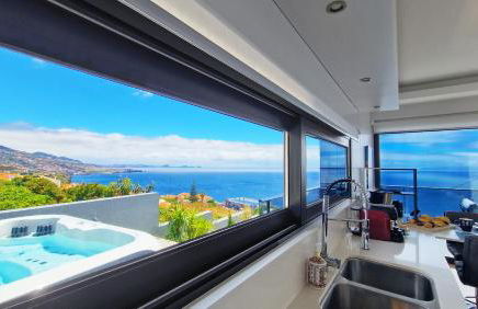 Azure Serenity Villa by LovelyStay - Foto 13