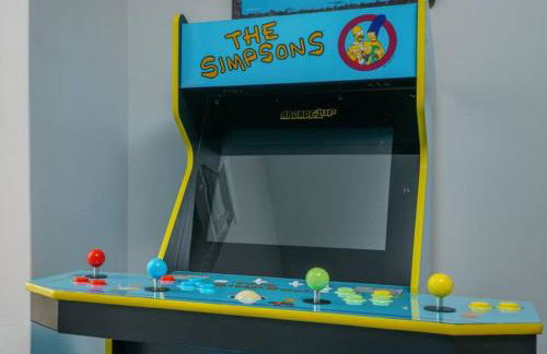 New! Miami & Calle Ocho Simpson's Funhouse! - Photo 3