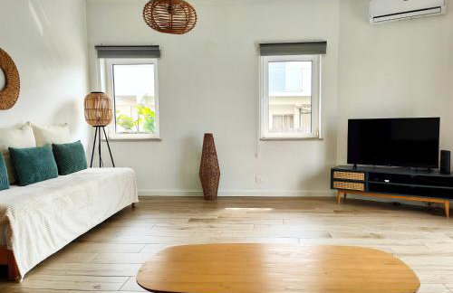 Vivenda Geminada com piscina a 10 minutos a pé da praia, by QoZzy - Foto 7