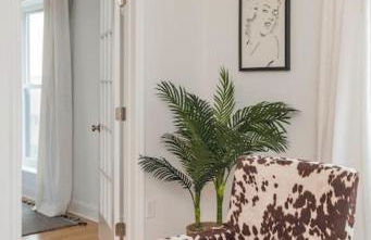 Music City Holiday, on Music Row, has POOL & Free Parking - Foto 17