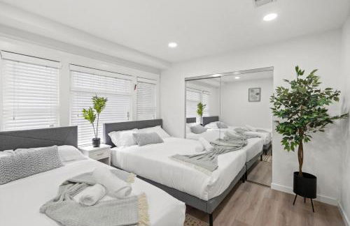 1 mile from the Beach Fire Pit, Patio, Parking! - Foto 39