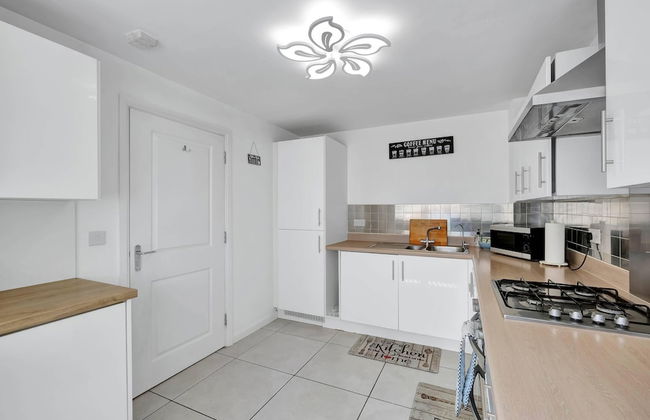 3 Bedroom and 2 Bath House with Balcony - Foto 17