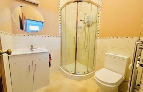 Castle Donington 5 Bed House 2 Baths Near EMA And Donington Park - Foto 3