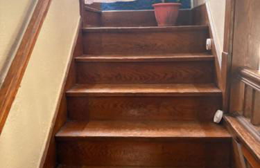 Tree House 6 bedrooms, 2 blocks from everything - Foto 3