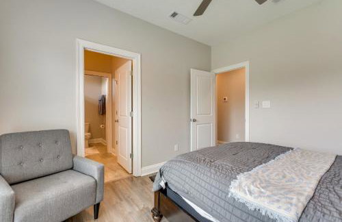 Modern Family Home w/ Spacious Yard in Milton - Foto 16