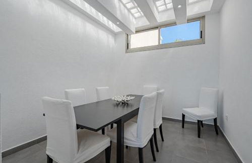 Villa Caterina, Luxury Villa with Heated Pool Ocean View in Adeje, Tenerife - Foto 19