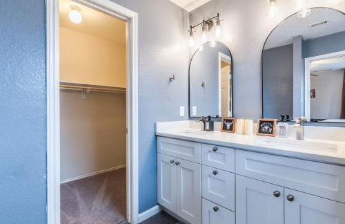 North ATX Paradise Oasis pool w Hot Tub 4BR 2 half BA - Foto 10