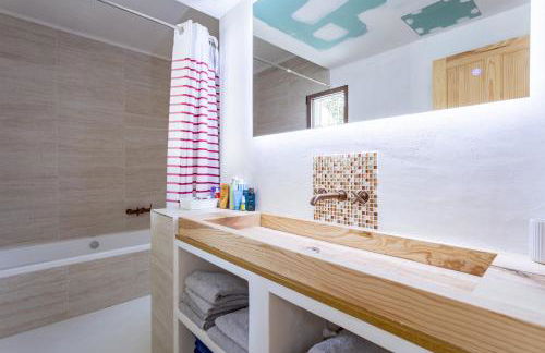 Ibiza style villa with swimming pool near Sitges - Foto 8