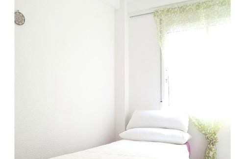 COSY 3 BED APT 200m FROM BEACH WiFi - Photo 10