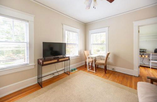 Efficiency in Grand Old Home, Downtown Durham - Photo 21