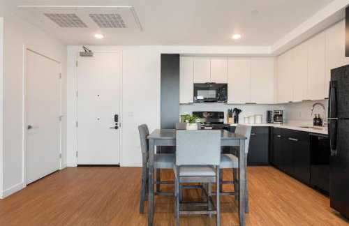 Chic and Cozy Home, Walk to Little Tokyo with Parking - Foto 31