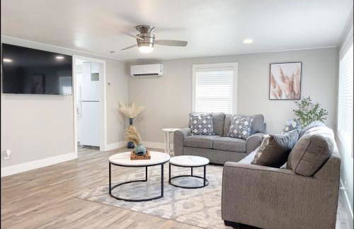 Country Living 3BR with fenced yard on Mooney - Foto 10