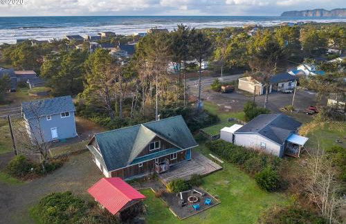 Private pet friendly beach house, steps to beach - Foto 18