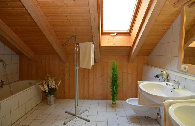 Cushy Apartment with Hot Tub, Sauna, Solarium, BBQ, Balcony - Photo 4