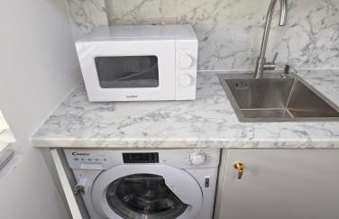 Fantastic 3-Bedroom House in Crawley - 10 mins from Gatwick - Foto 21