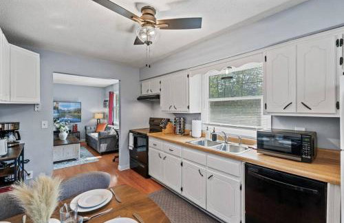 Tranquil 2BR Apt Mpls - 8075 Apt 4 - Foto 13