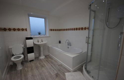 Loch Lomond Riverside Apartment - Photo 21