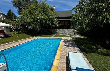 Wooden cottage with private pool near to sea - Foto 1