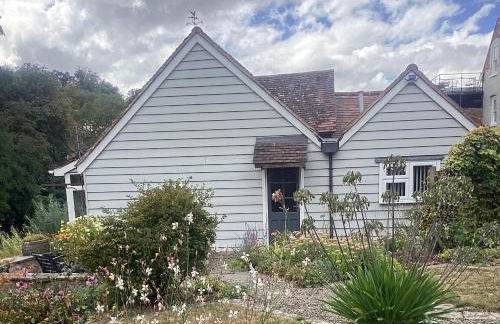 The Studio, spacious riverside property in Ludlow with private parking - Photo 20