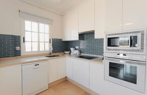 Charming & Sunny Apartment with Ocean View - Foto 23