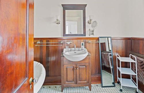 Grand Historic 8BR 6 5BA Mansion Waterfront Decks - Foto 22